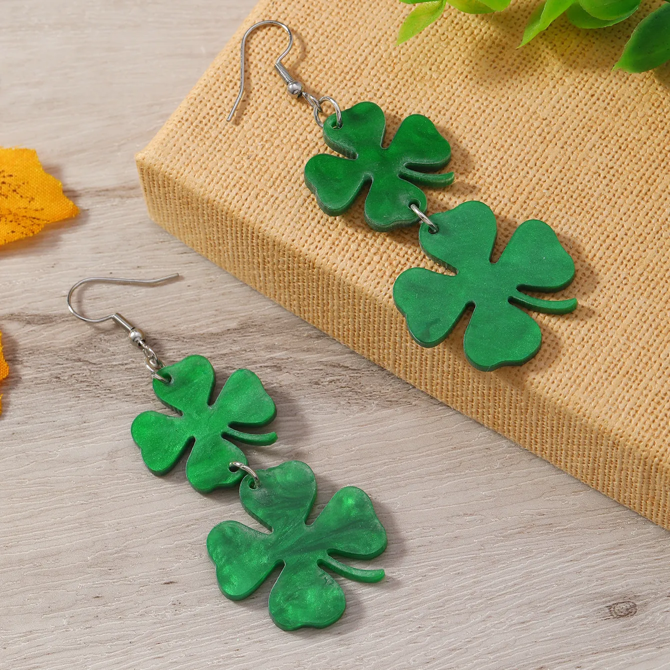 Wholesale St. Patrick's Day Carnival Cool All-match Green Acrylic Glitter Lucky Four-leaf Clover Ear Hook