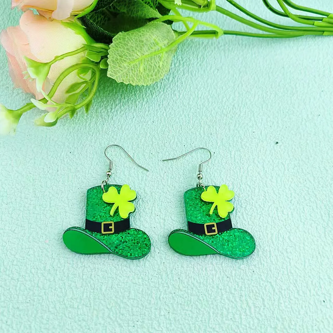 Wholesale St Patrick's Day earrings Carnival personalized all-match Green acrylic glitter four-leaf clover lucky grass earrings