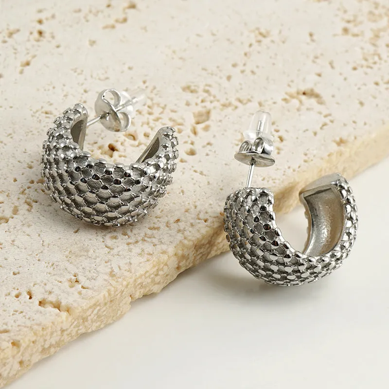 Wholesale Stainless Steel Fashion Polka Dot Simple Style C-Shaped Titanium Steel 18K Gold Earrings