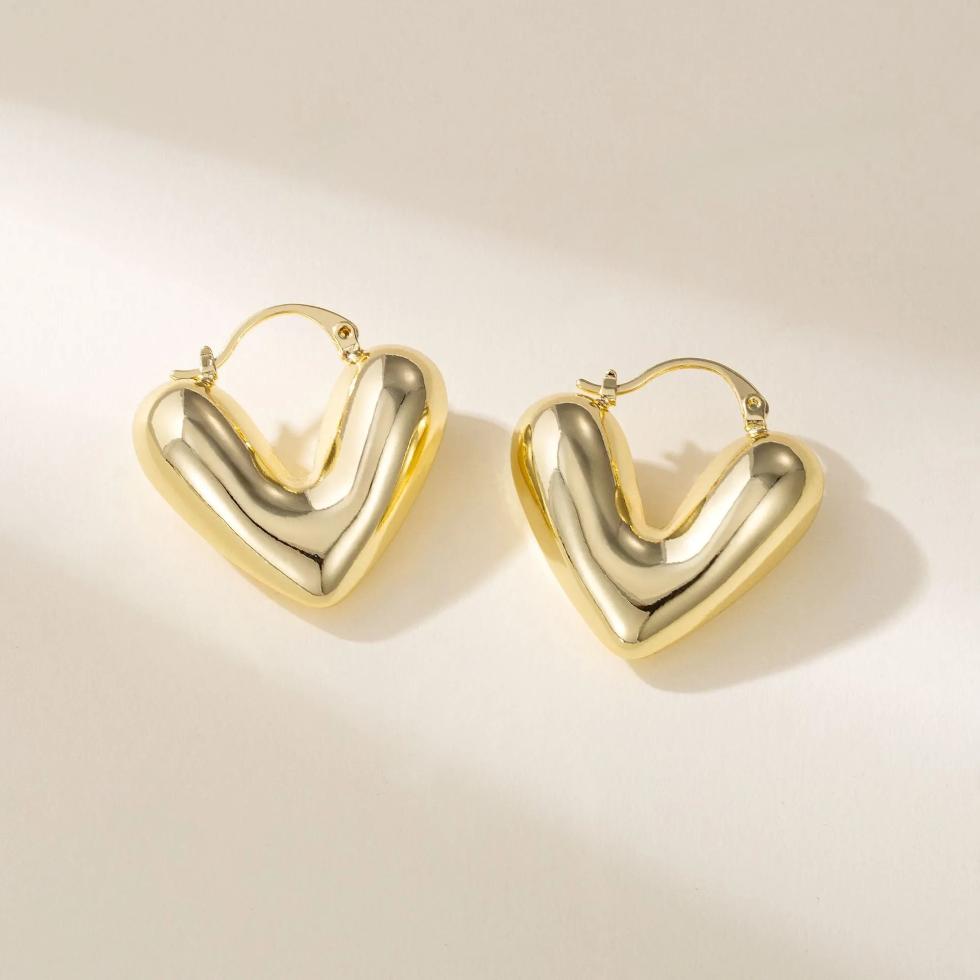 Wholesale Valentine's Day gift copper plated gold inlaid zircon love earrings heart-shaped earrings jewelry