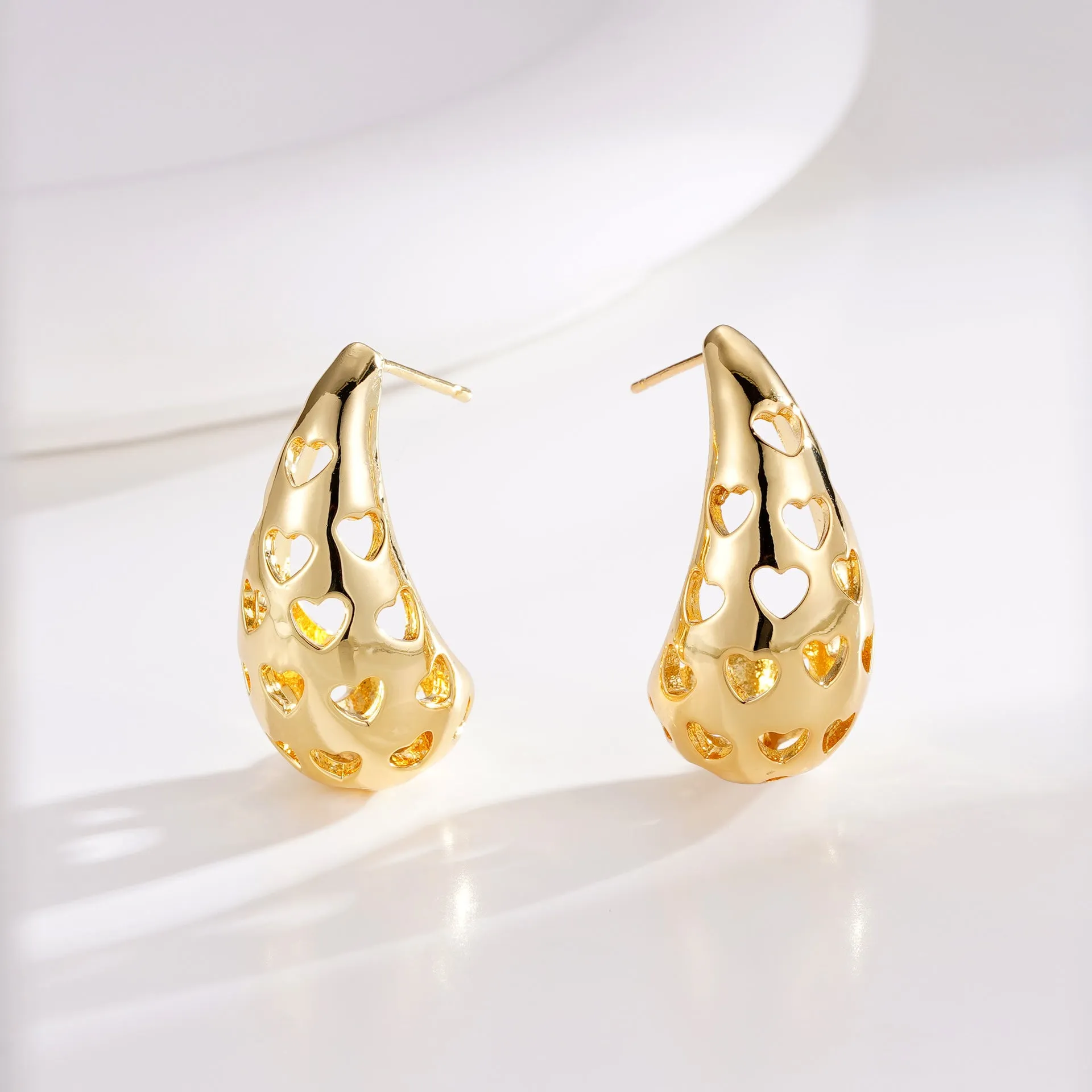 Wholesale Valentine's Day gift copper plated gold inlaid zircon love earrings heart-shaped earrings jewelry