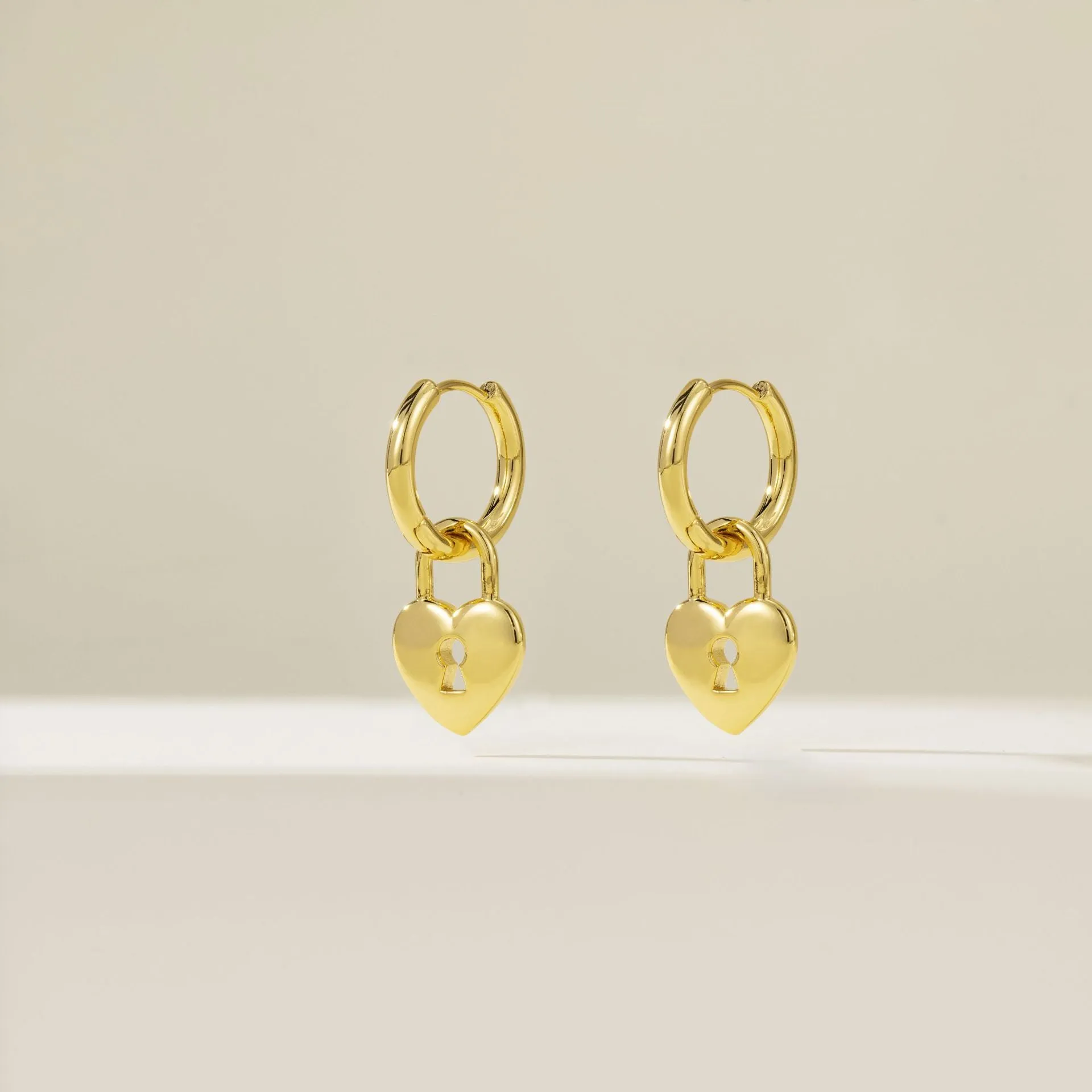 Wholesale Valentine's Day gift copper plated gold inlaid zircon love earrings heart-shaped earrings jewelry