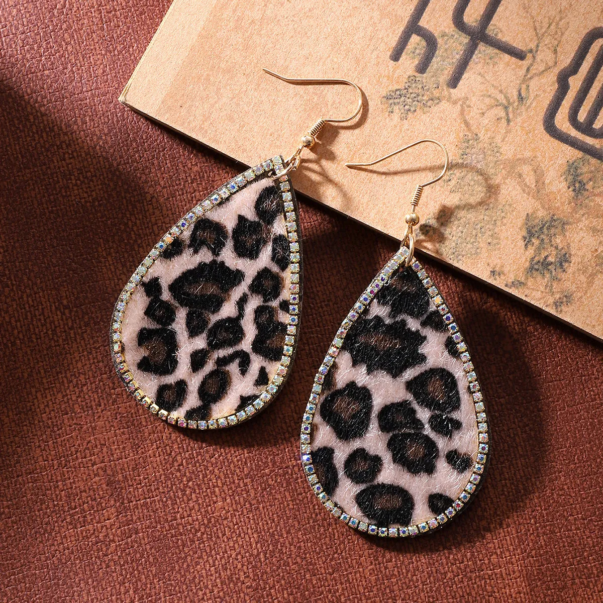 Wholesale Valentine's Day Leather Leopard Print Rhinestone Embellished Romantic Love Water Drop Pu Earrings