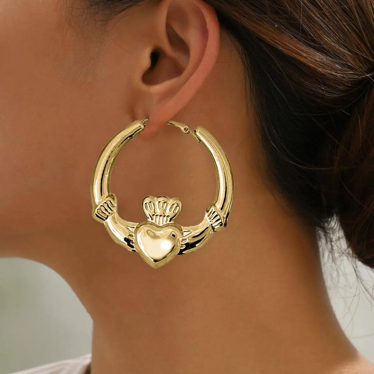 Wholesale Valentine's Day simple golden earrings love crown ring earrings holiday music festival earrings