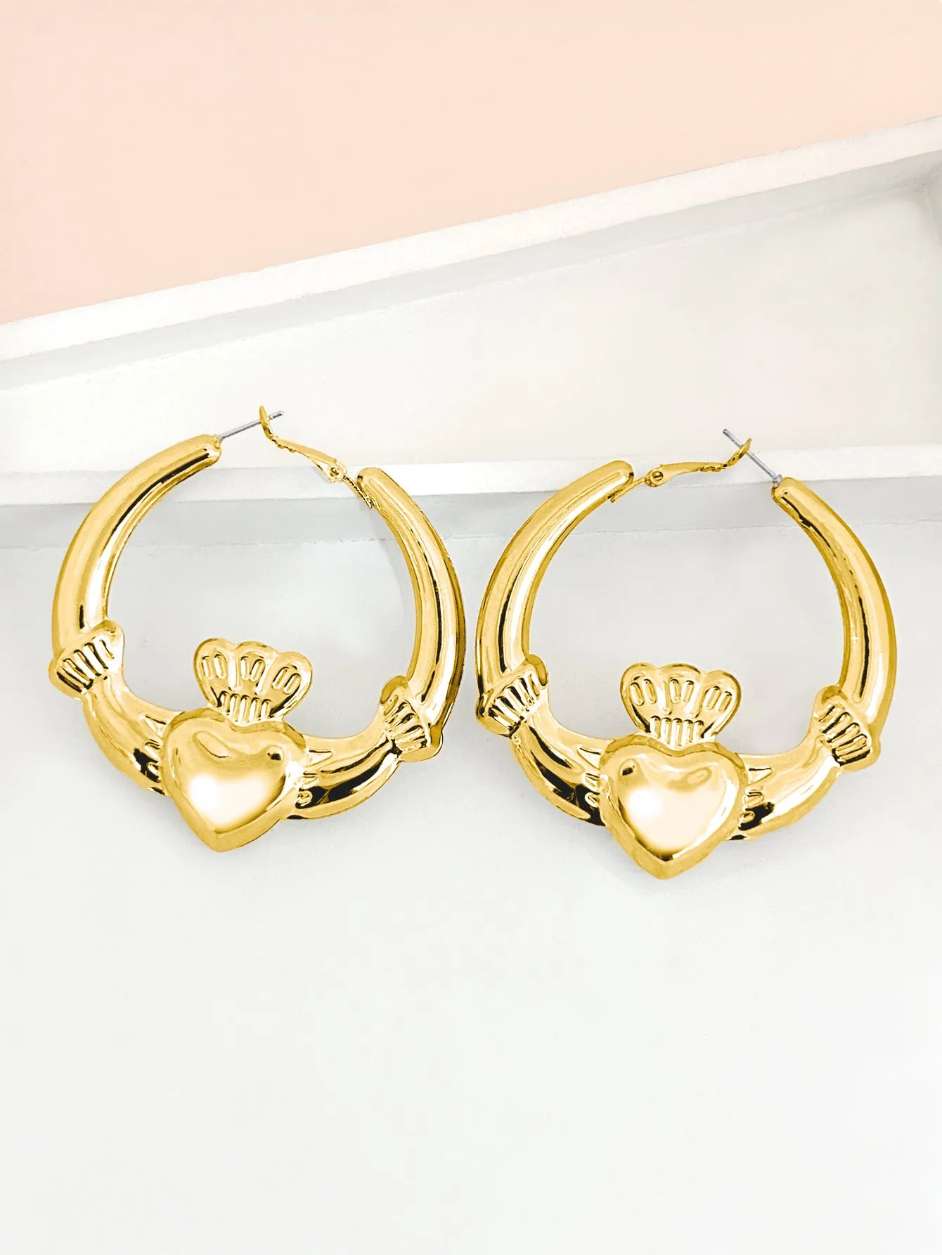 Wholesale Valentine's Day simple golden earrings love crown ring earrings holiday music festival earrings
