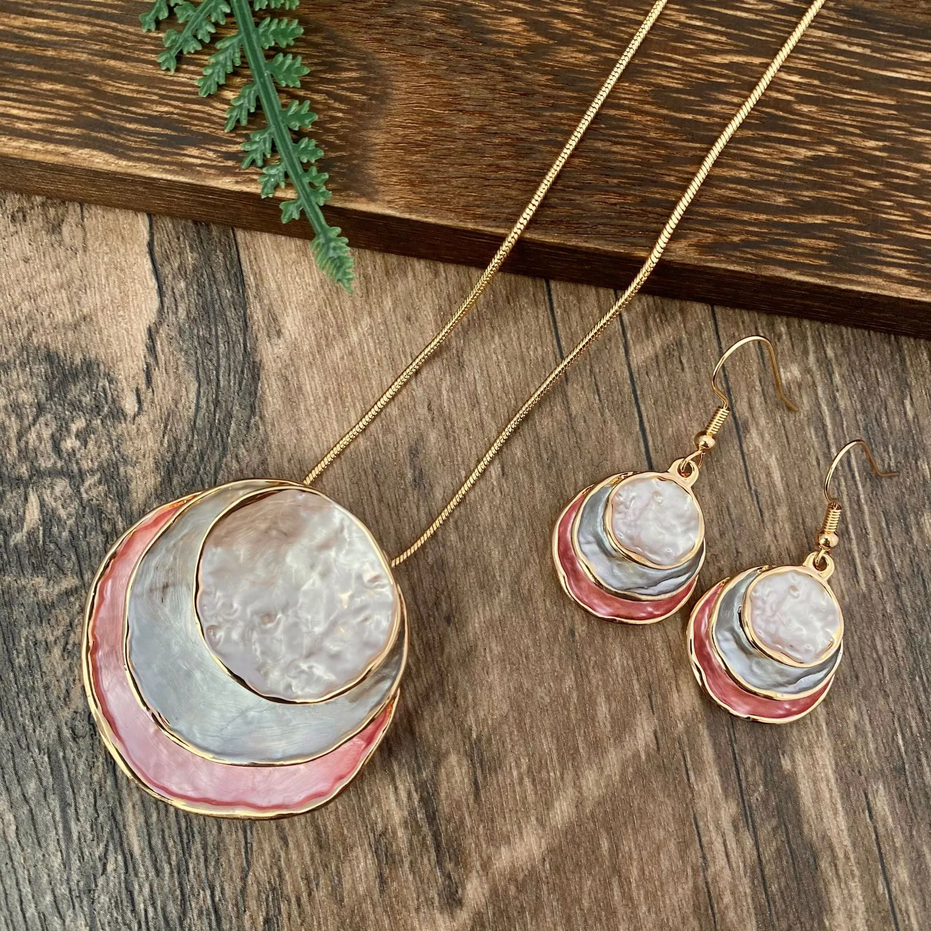 Wholesale Zinc Alloy Color Painting Oil Three-layer Ring Hollow Necklace Earring Set
