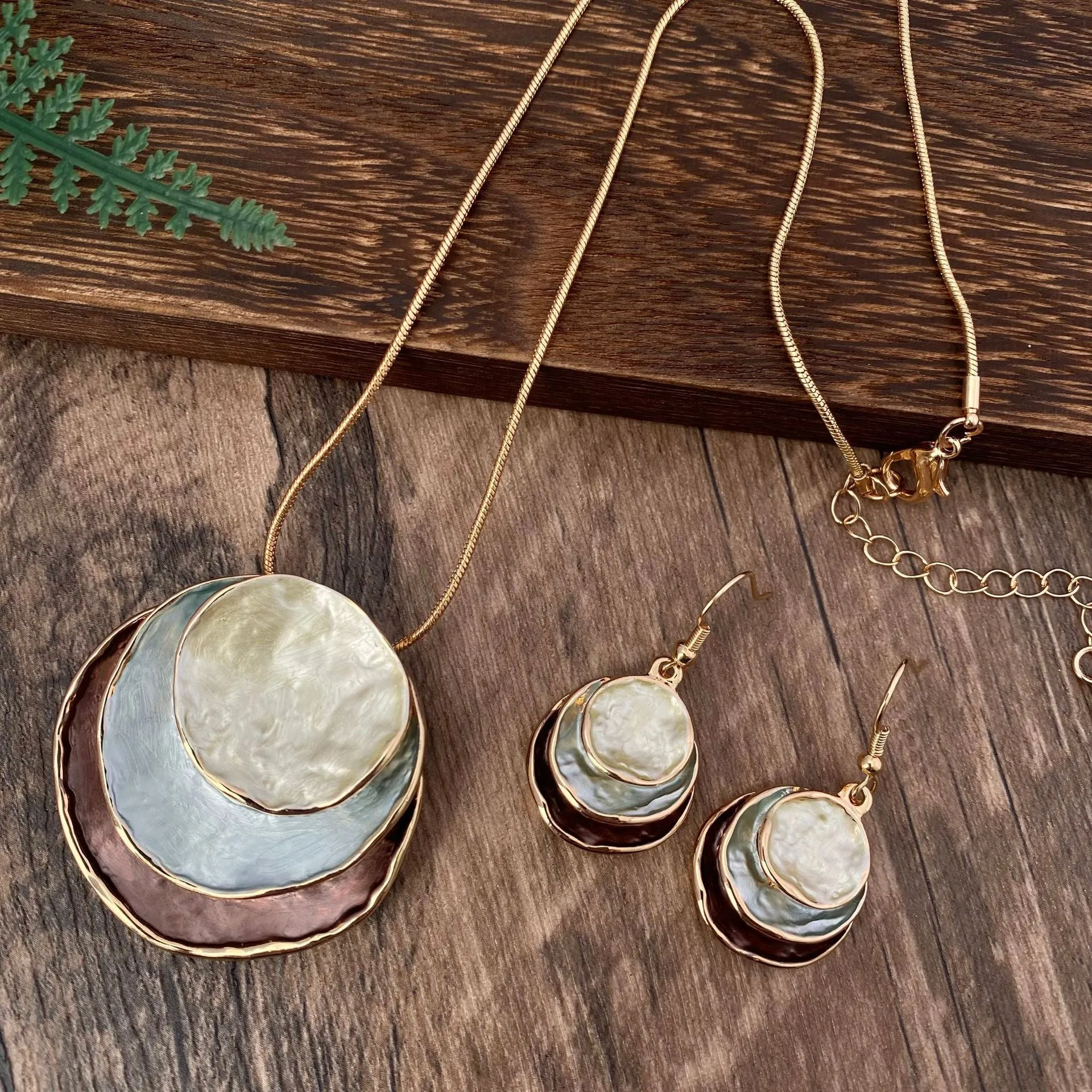 Wholesale Zinc Alloy Color Painting Oil Three-layer Ring Hollow Necklace Earring Set