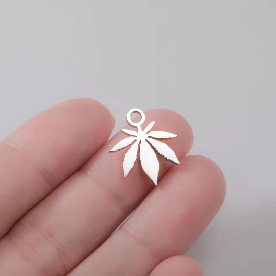 Wholesale 18k gold five-pointed star pendant handmade diy bracelet charm accessories