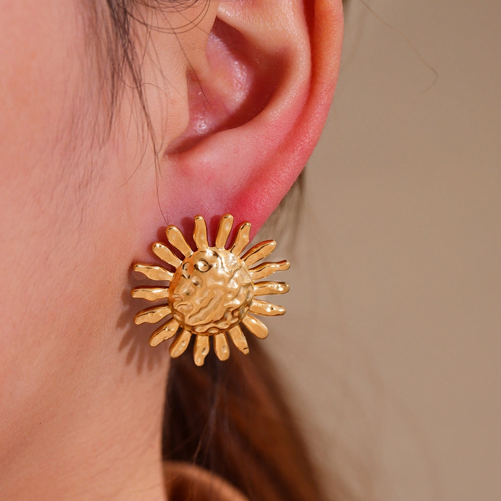 Wholesale 18k gold plated hammered sunflower stainless steel earrings