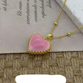 Wholesale 18k gold plated pink Queen Shell heart pendant