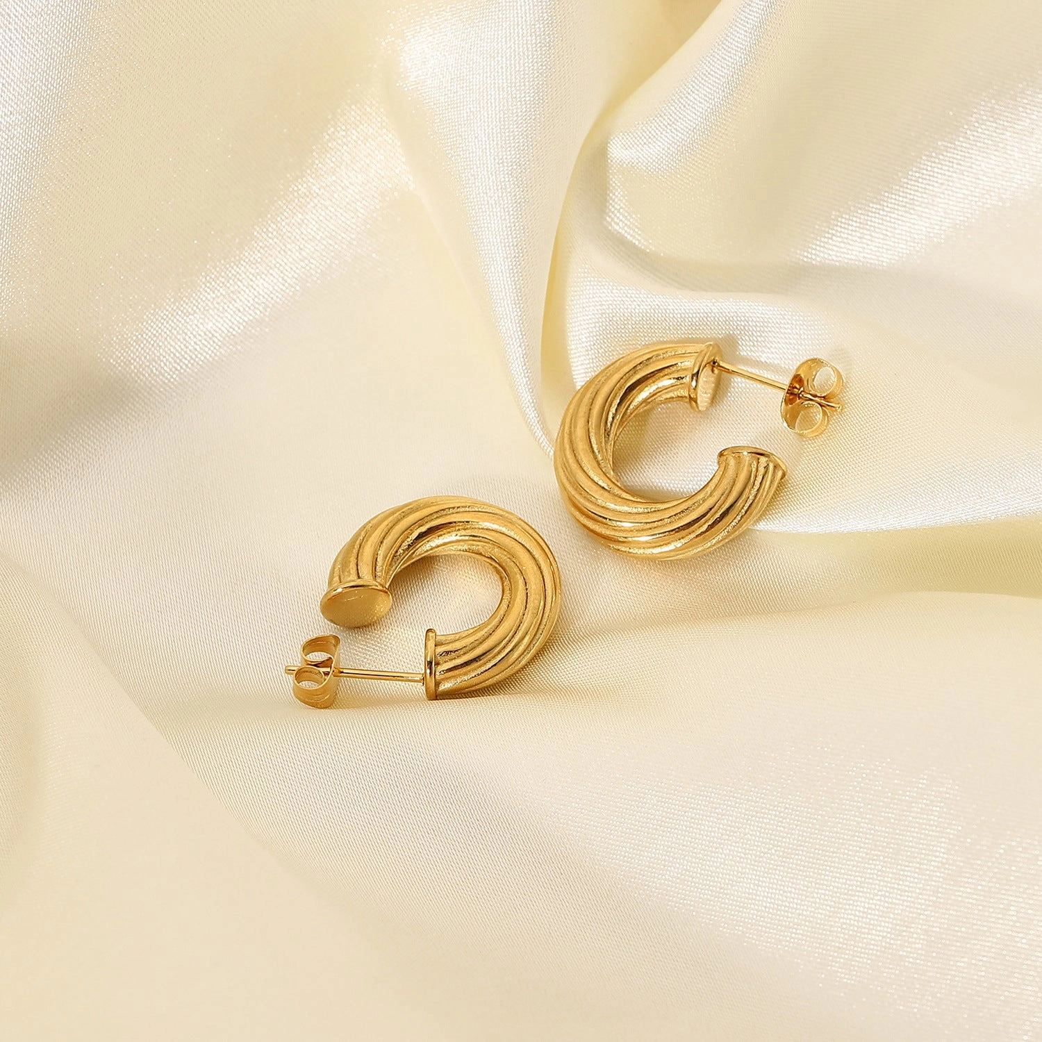 Wholesale 18K Gold Plated Stainless Steel Twisted Earrings