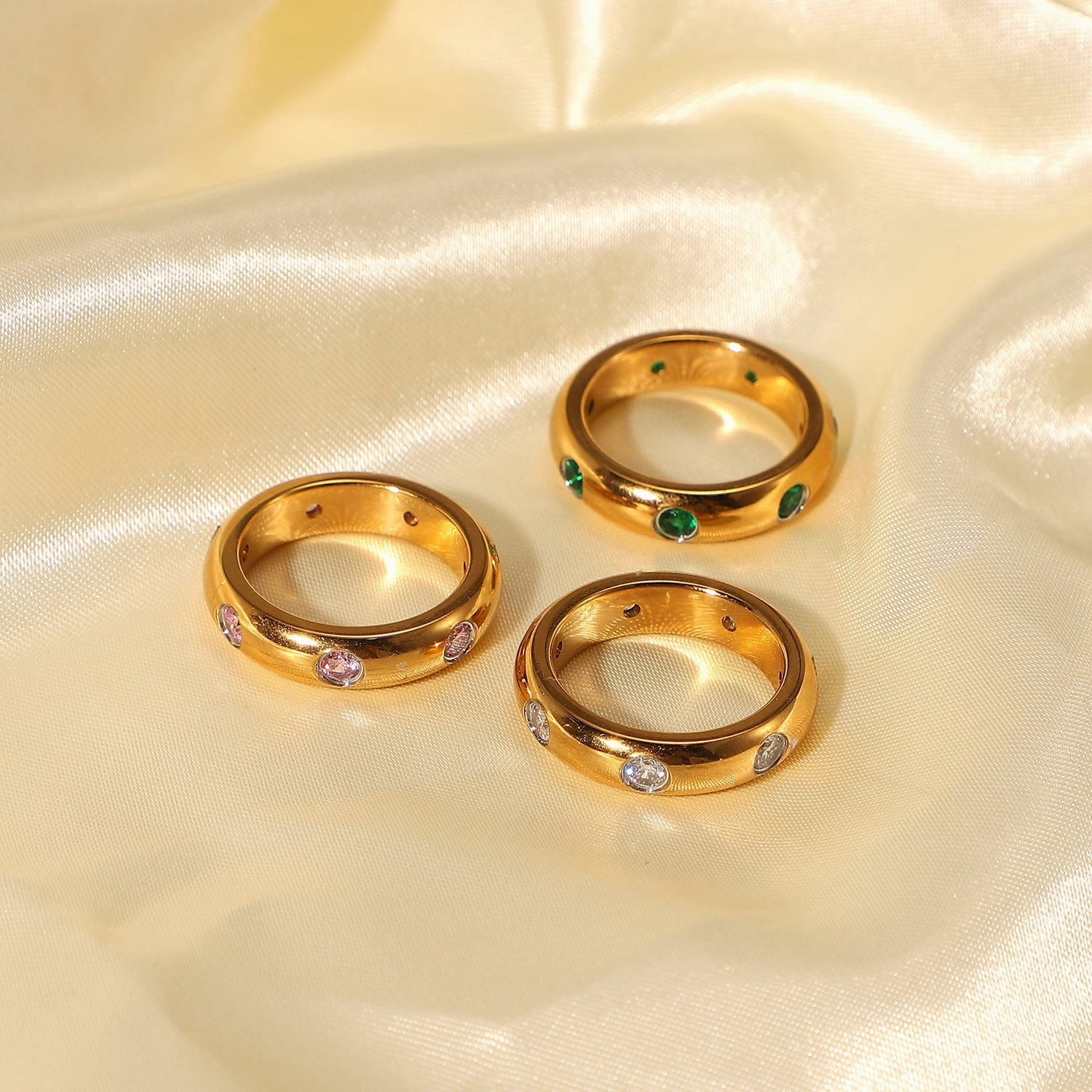 Wholesale 18K Gold Stainless Steel Retro Micro Set Green/pink/white Zircon Ring