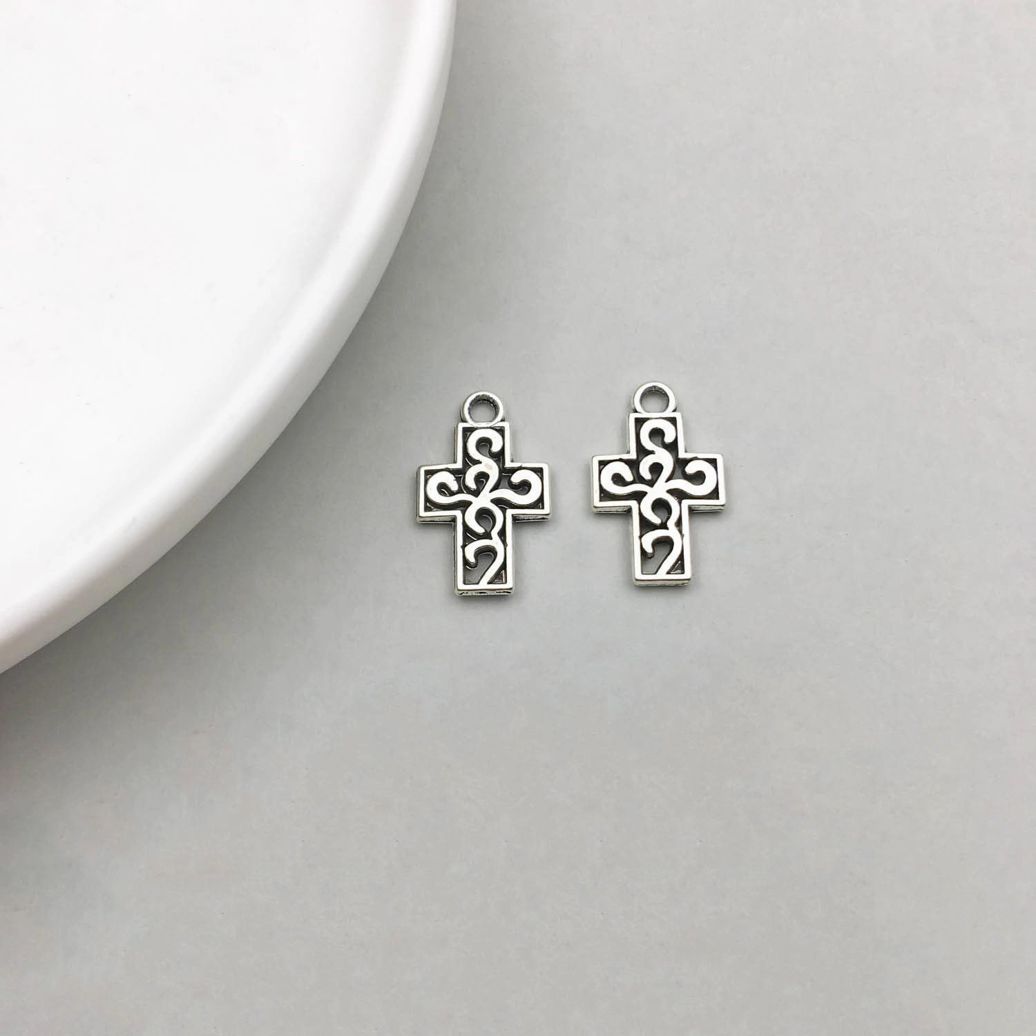 Wholesale 1 Antique Silver Alloy Cross Series Simulation Heart Cross DIY Pendant