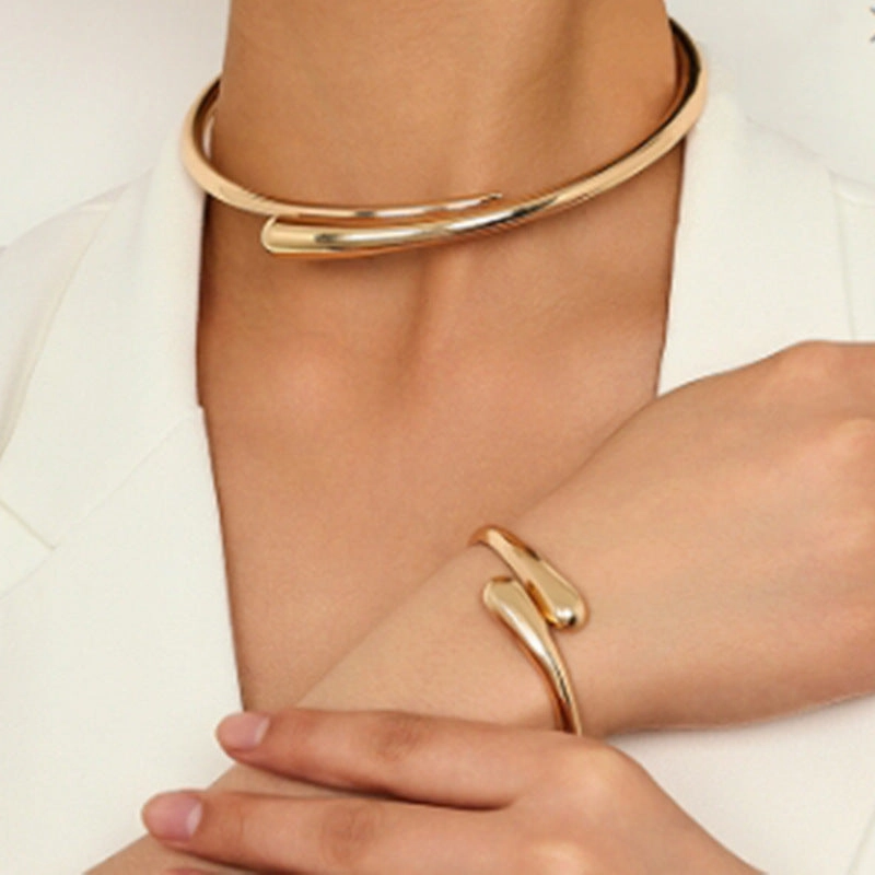 Wholesale 1 Set of Fashionable Simple Heavy Metal Temperament Geometric Ring Smooth Necklace Bracelet Ring Jewelry Set