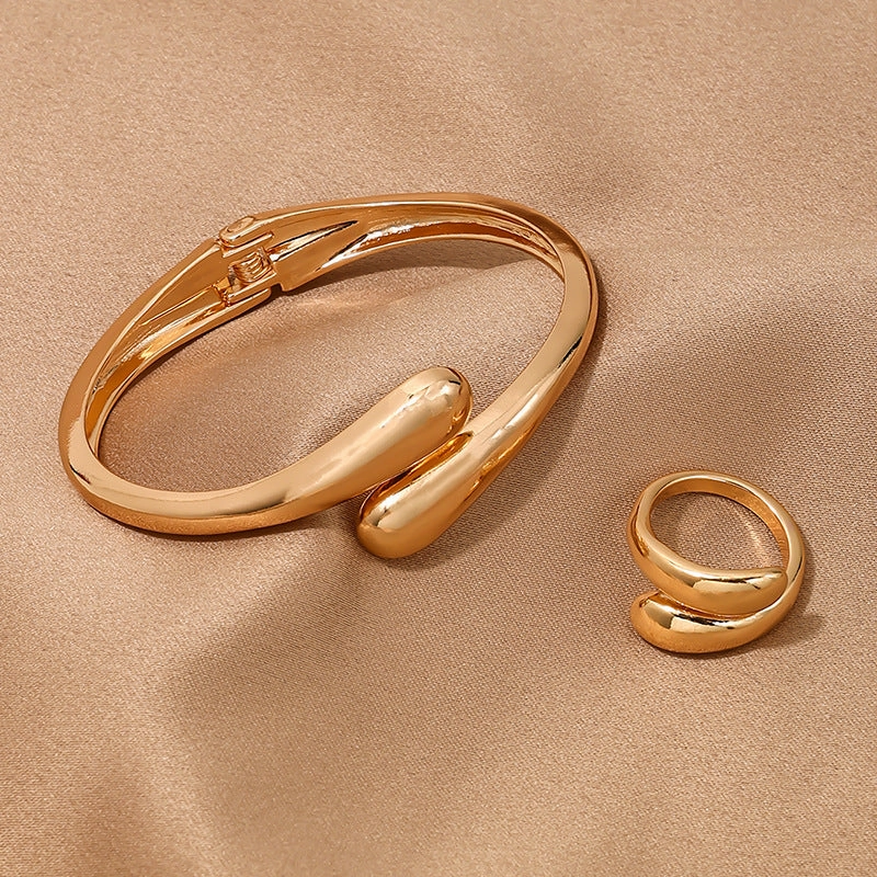 Wholesale 1 Set of Fashionable Simple Heavy Metal Temperament Geometric Ring Smooth Necklace Bracelet Ring Jewelry Set