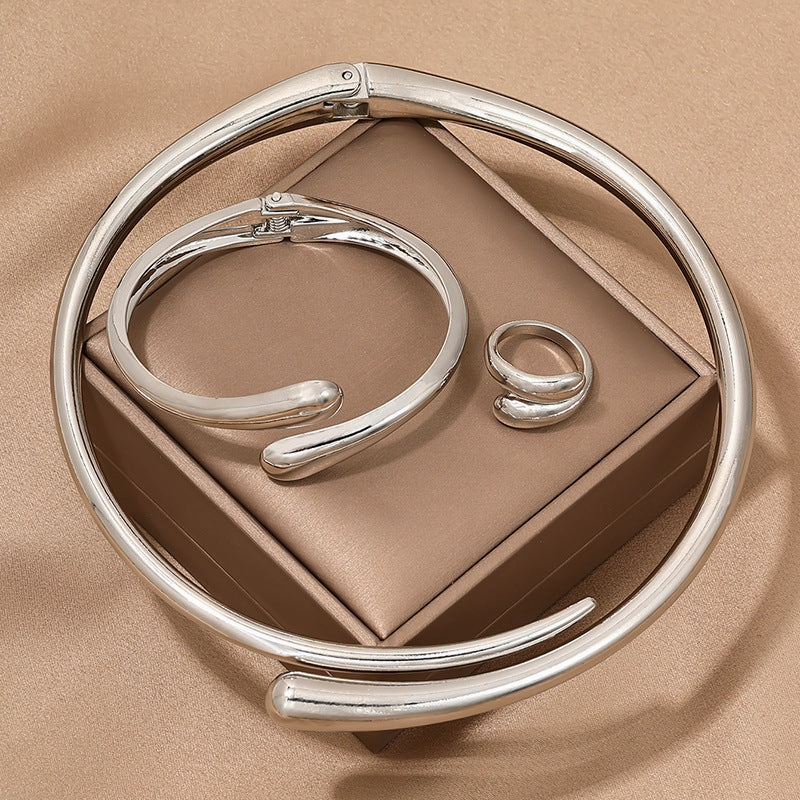 Wholesale 1 Set of Fashionable Simple Heavy Metal Temperament Geometric Ring Smooth Necklace Bracelet Ring Jewelry Set