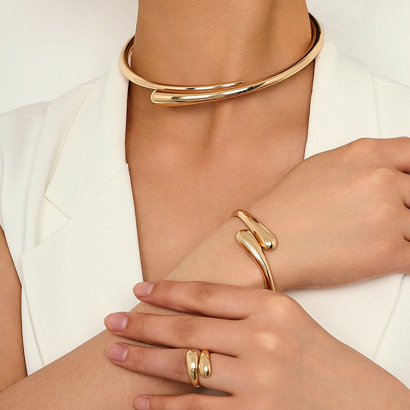 Wholesale 1 Set of Fashionable Simple Heavy Metal Temperament Geometric Ring Smooth Necklace Bracelet Ring Jewelry Set