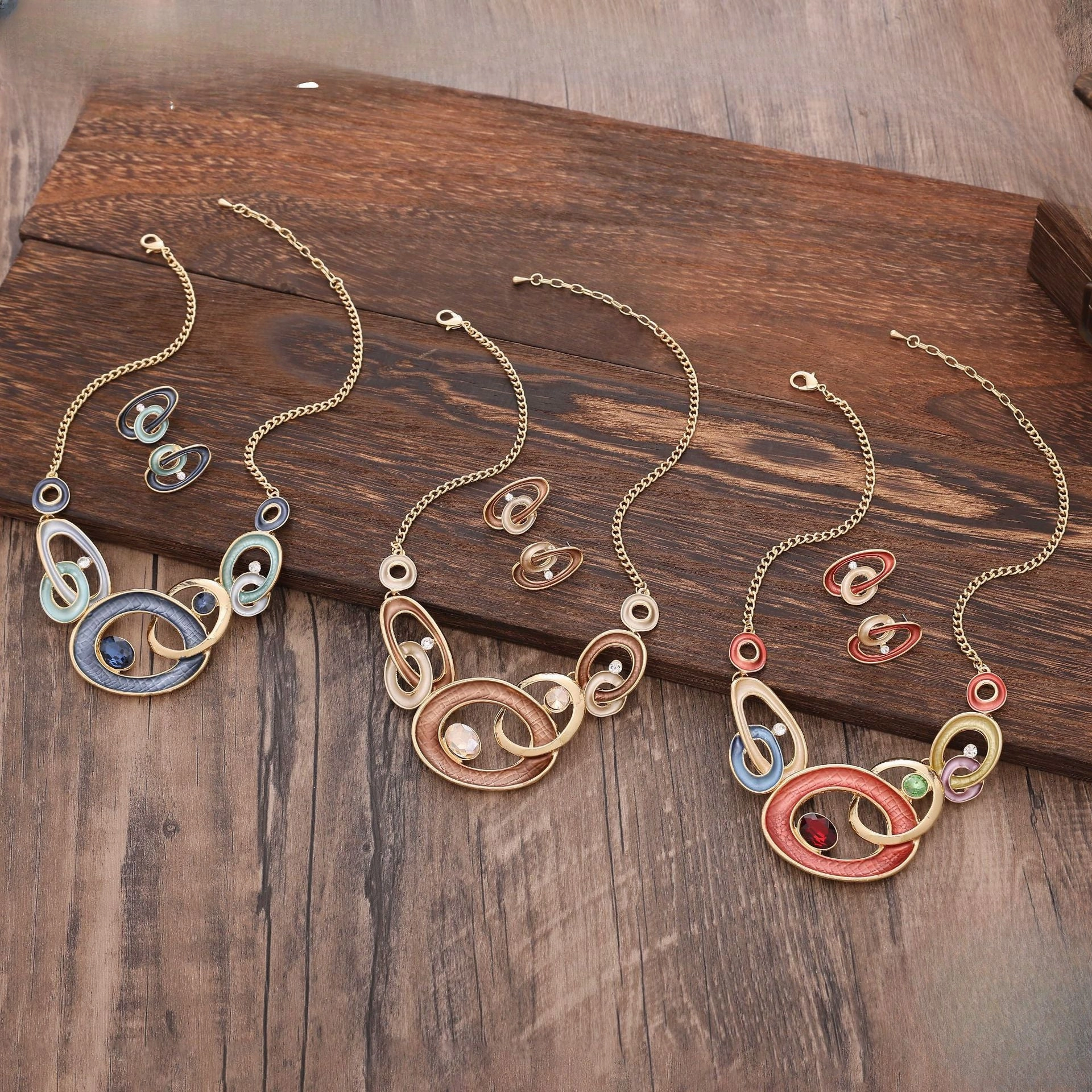 Wholesale 2pcs Popular Color Painting Oil Geometric Hollow Round Stud Earring Necklace Set