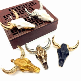 Wholesale 4546mm Acrylic White Gold Bull Head Shape Melon Seed Buckle Pendant