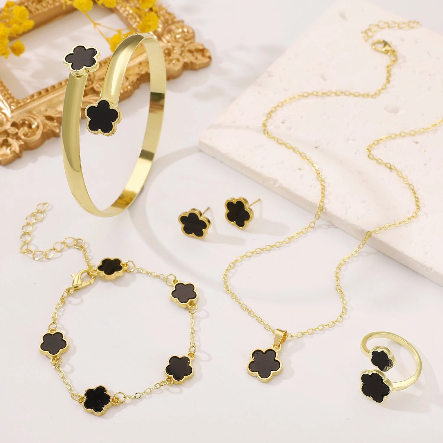 Wholesale 5pcs Clover Bracelet Bracelet Stud Earrings Necklace Ring Women's Jewelry Set