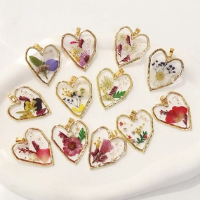 Wholesale 6pcs Irregular Love Month Flower Real Flower Pendant Resin Accessories