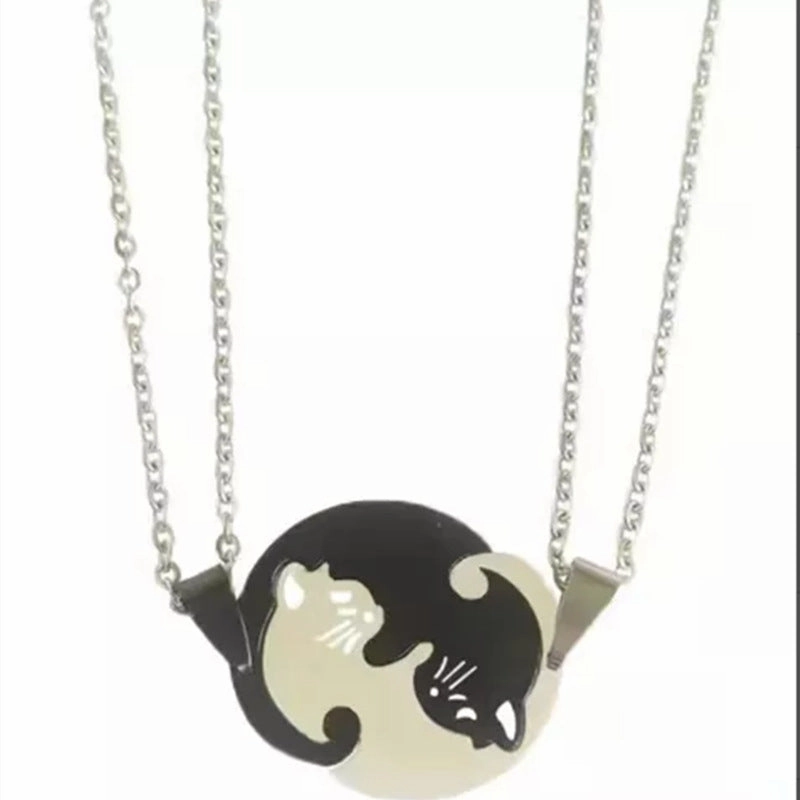 Wholesale A variety of stainless steel black and white cat pendant lovers necklace creative hug shape stitching Valentine's Day