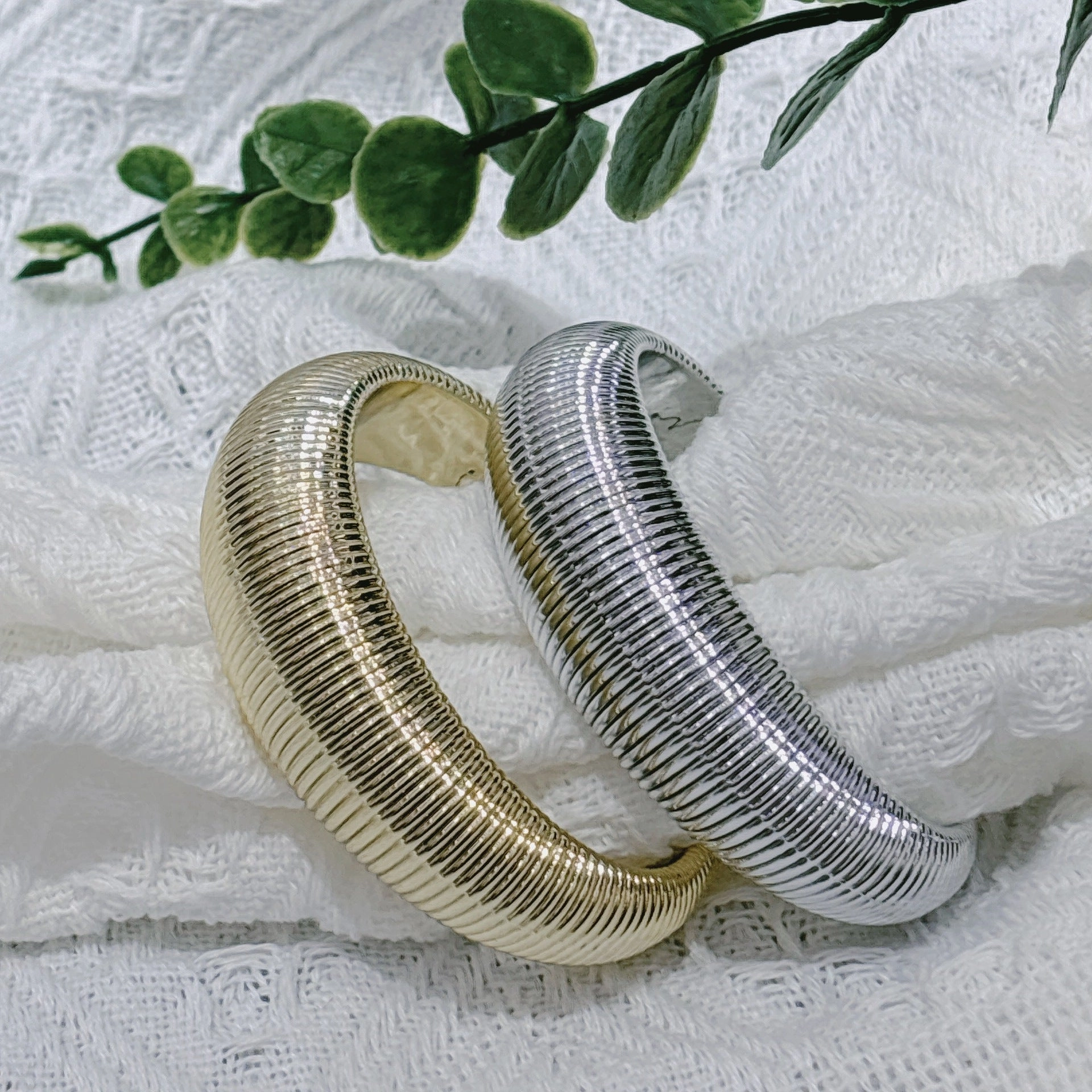 Wholesale Acrylic Open Bracelet