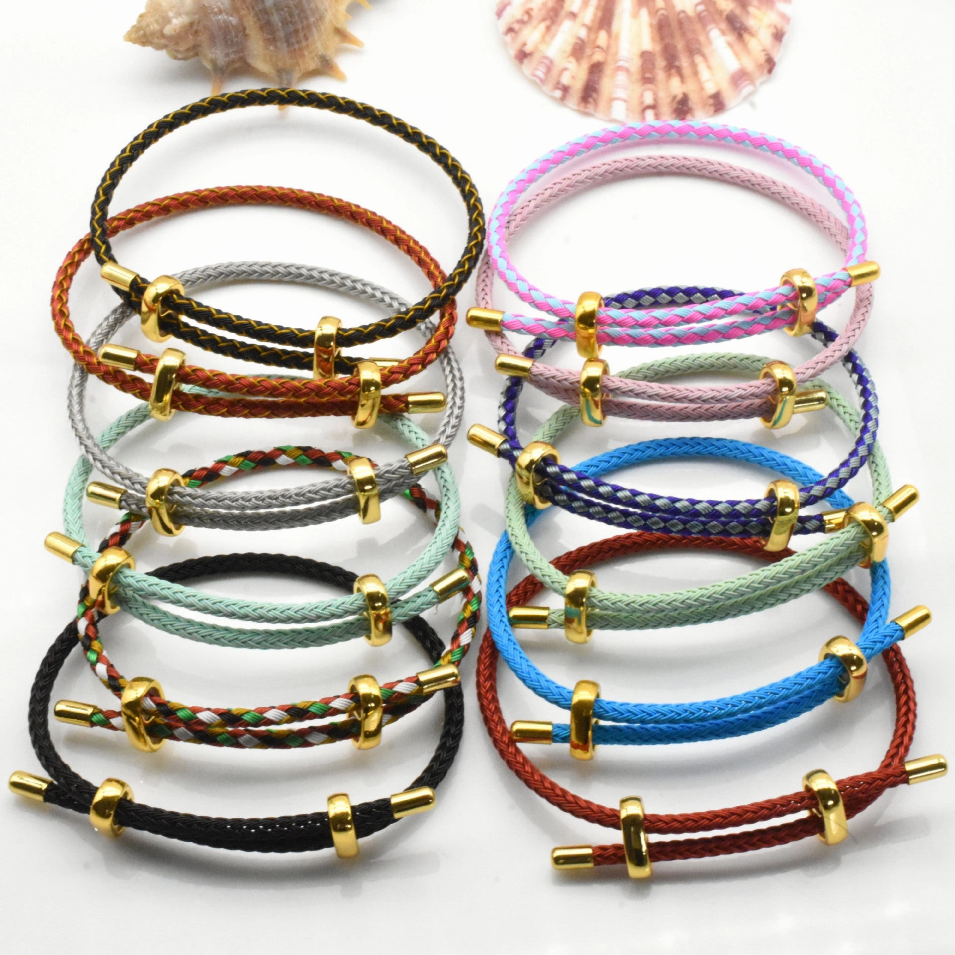 Wholesale Adjustable Steel Wire Bracelet with Figure Buckle