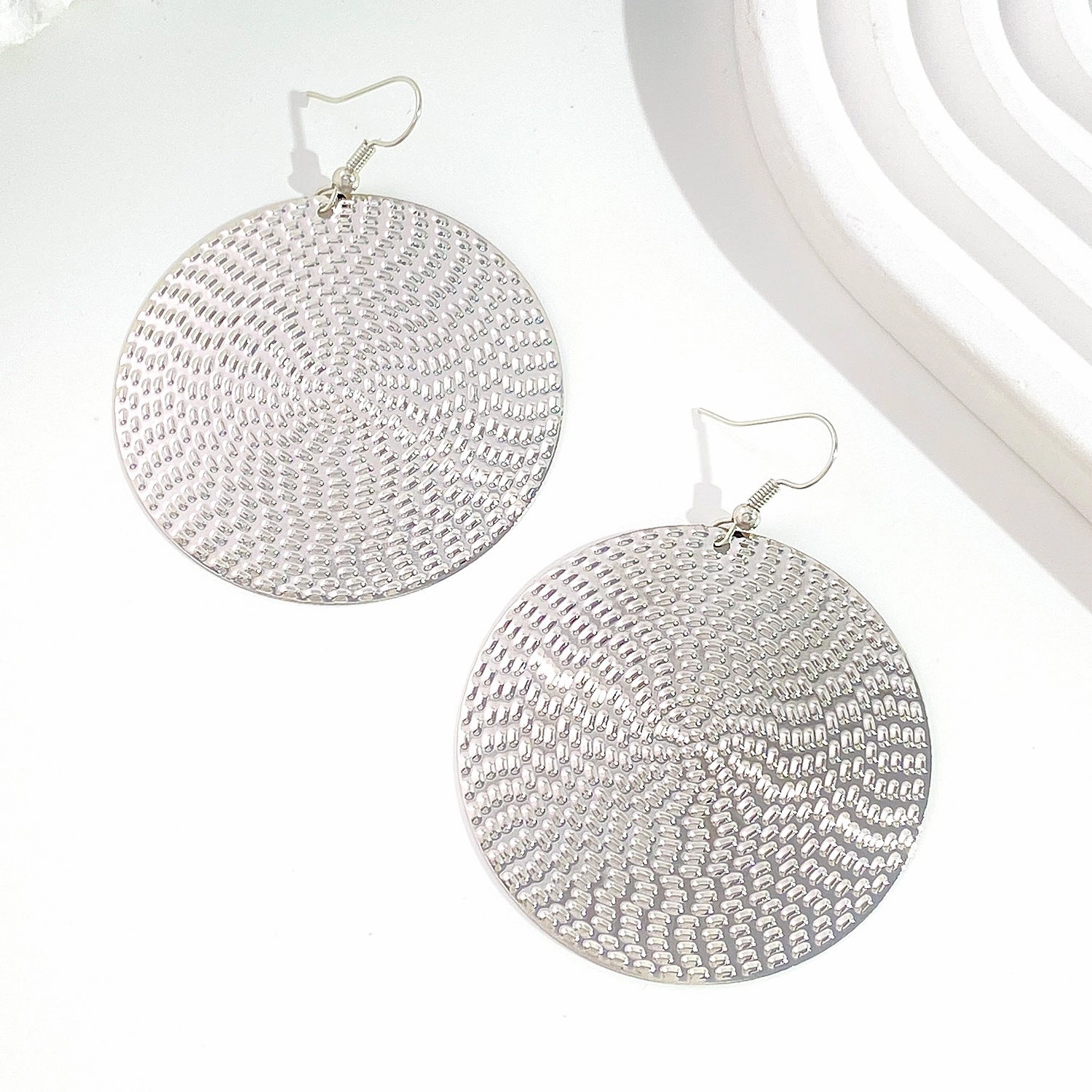 Wholesale Alloy Electroplated Round Ring Earrings