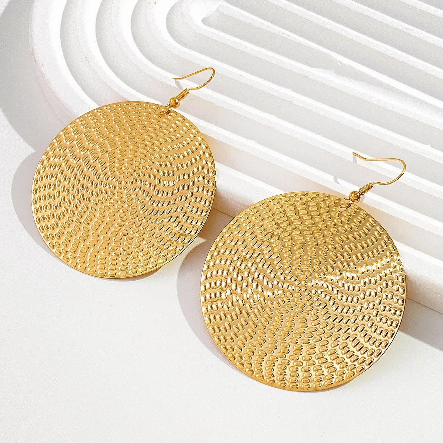 Wholesale Alloy Electroplated Round Ring Earrings