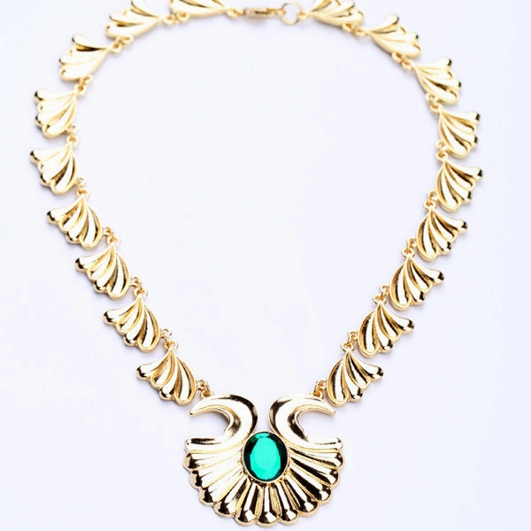 Wholesale Alloy Hollow Flower Pendant Necklace
