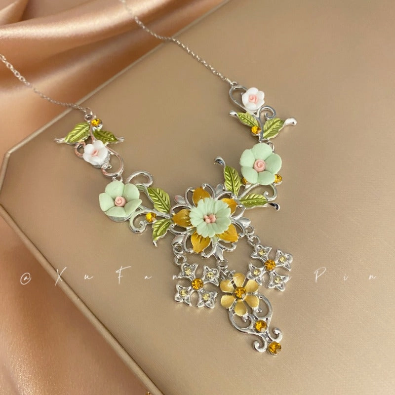 Wholesale Alloy Light Luxury Retro Forest Flower Clavicle Necklace