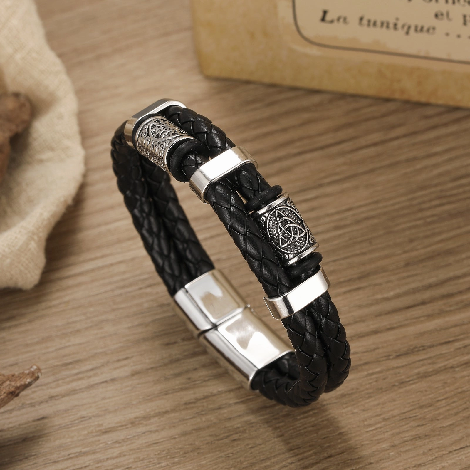 Wholesale Alloy Magnet Buckle Leather Rope Hand Woven Vintage Men's Bracelet