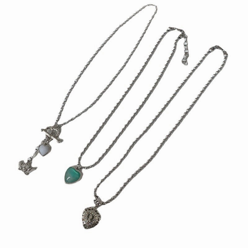 Wholesale Angel jelly love hollow diamond heart necklace titanium steel fashionable clavicle chain for women