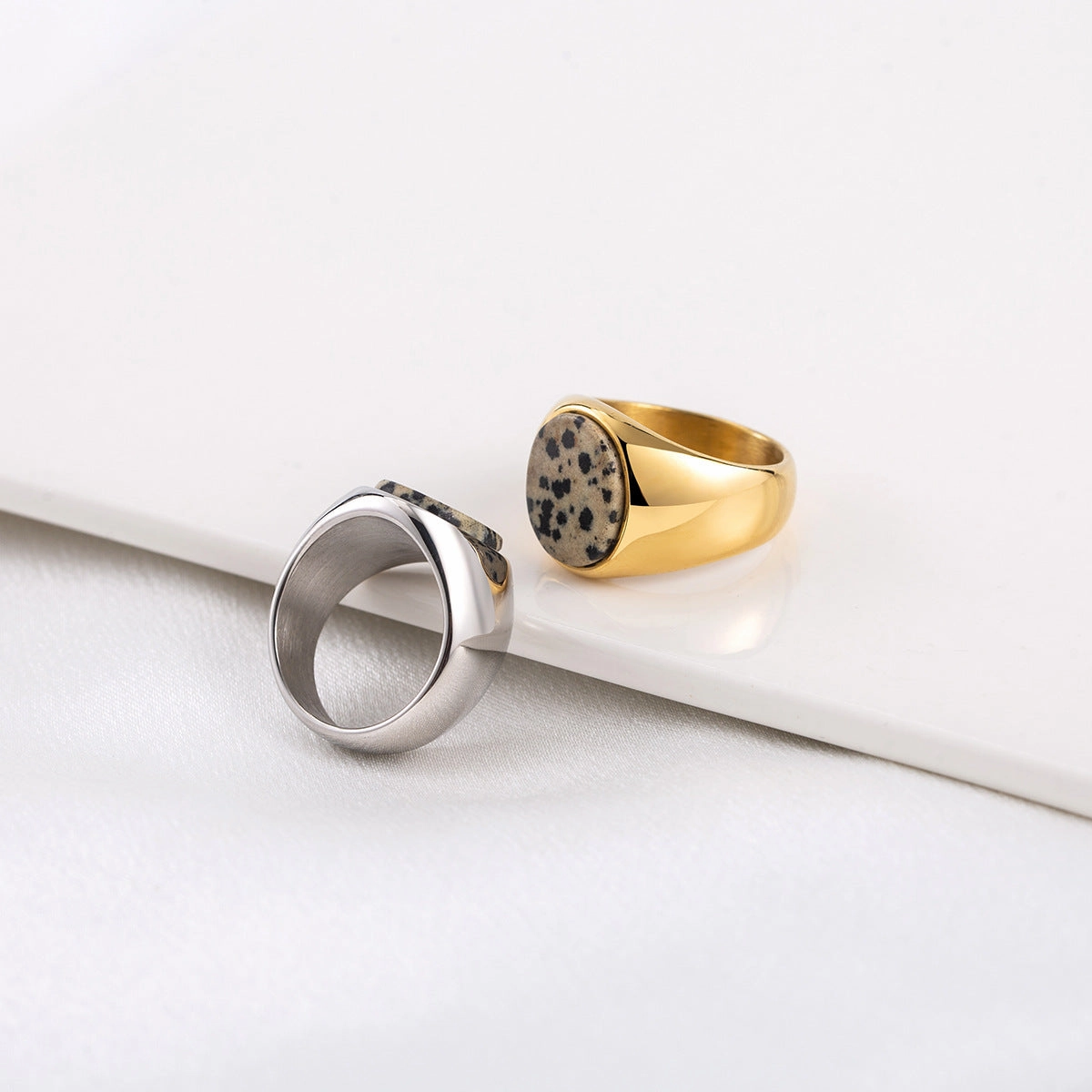 Wholesale Artistic Fashion Titanium Steel 18K Gold Spotted Stone Ring
