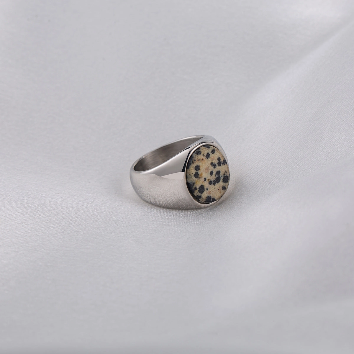 Wholesale Artistic Fashion Titanium Steel 18K Gold Spotted Stone Ring