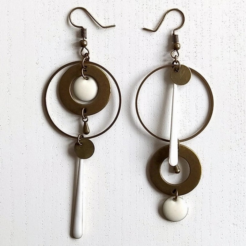 Wholesale Asymmetric Personality Geometric Retro Circle Earrings
