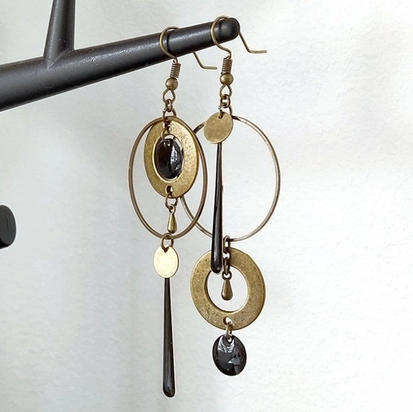 Wholesale Asymmetric Personality Geometric Retro Circle Earrings
