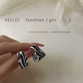 Wholesale Black and White Striped Zebra Pattern Acrylic Earrings
