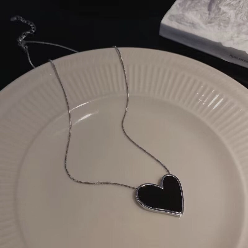 Wholesale Black Big Heart Titanium Steel Necklace Clavicle Chain