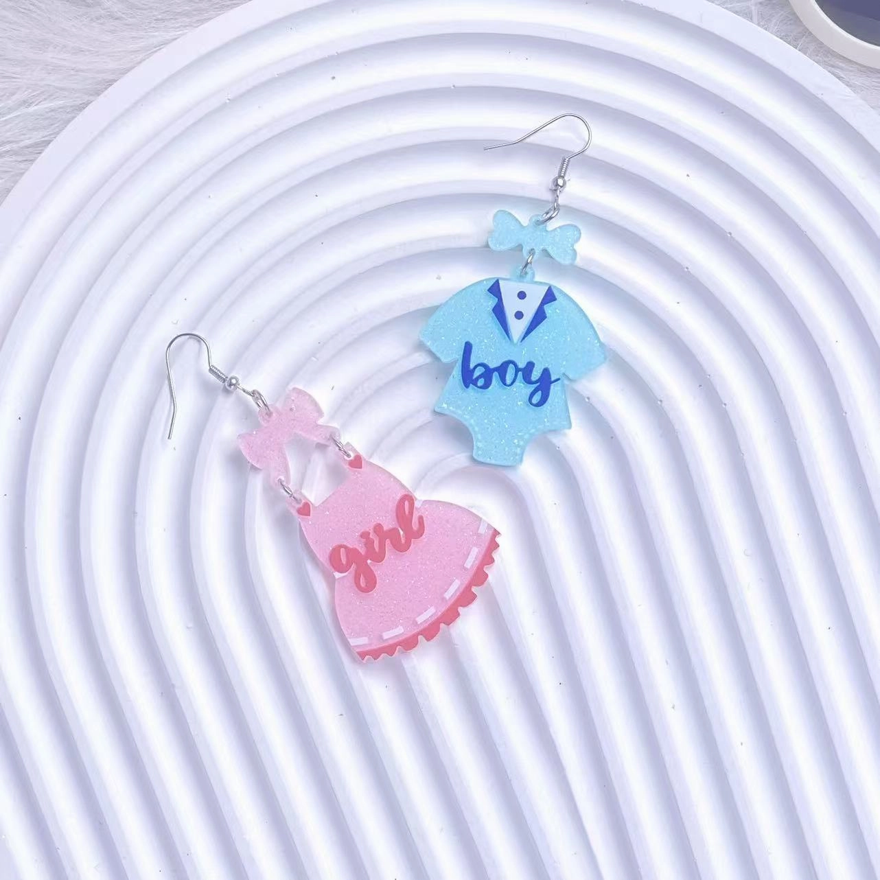 Wholesale blingbling pink blue clothes asymmetrical acrylic earrings