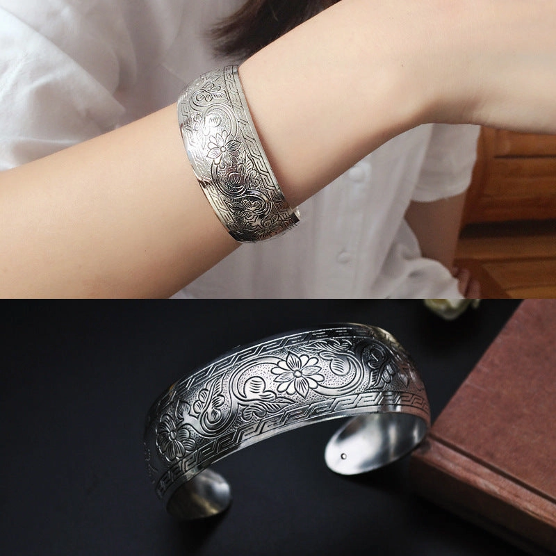 Wholesale  Bohemian Flower Teng Ancient Miao Silver Bracele Retro Wide Tibetan Silver Bracelet