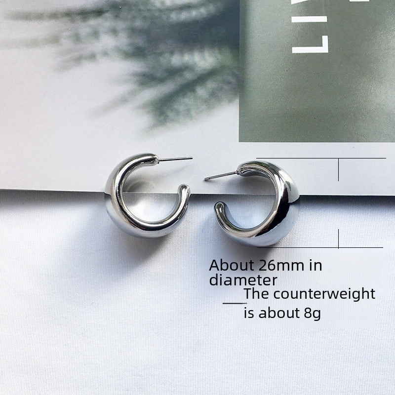 Wholesale C- shaped circle metal earrings