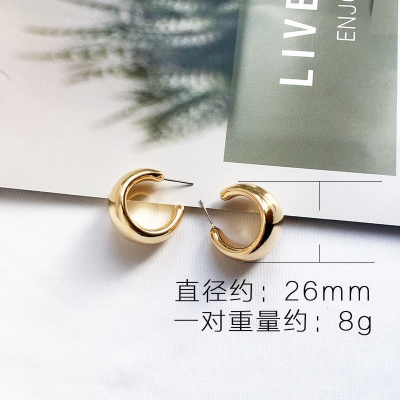 Wholesale C- shaped circle metal earrings