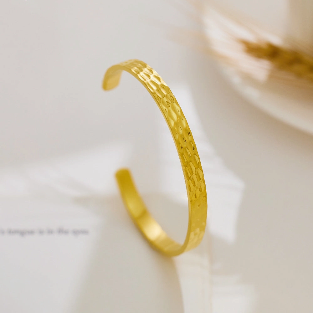 Wholesale C-shaped Non-fading Heavy Hammered Gold Irregular Titanium Steel Bracelet