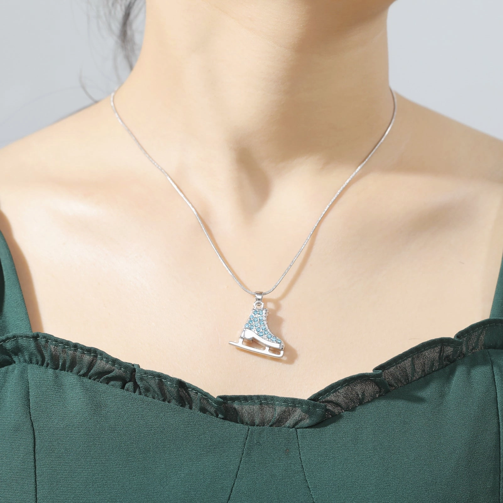 Wholesale Cartoon Skates Full Diamond Candy Color Alloy Necklace