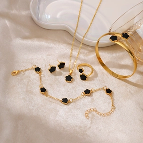 Wholesale Clover Jewelry Set Women's Simple Oil Drop Lucky Flower Necklaces