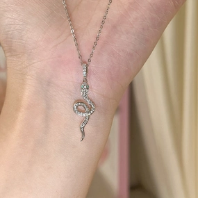 Wholesale Copper Niche Design Light Luxury Snake Clavicle Necklace