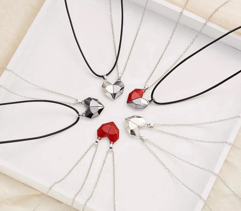 Wholesale Couple Love Necklace Magnet Wishing Stone Pendant Broken Heart Clavicle Chain Heart Shaped Necklaces