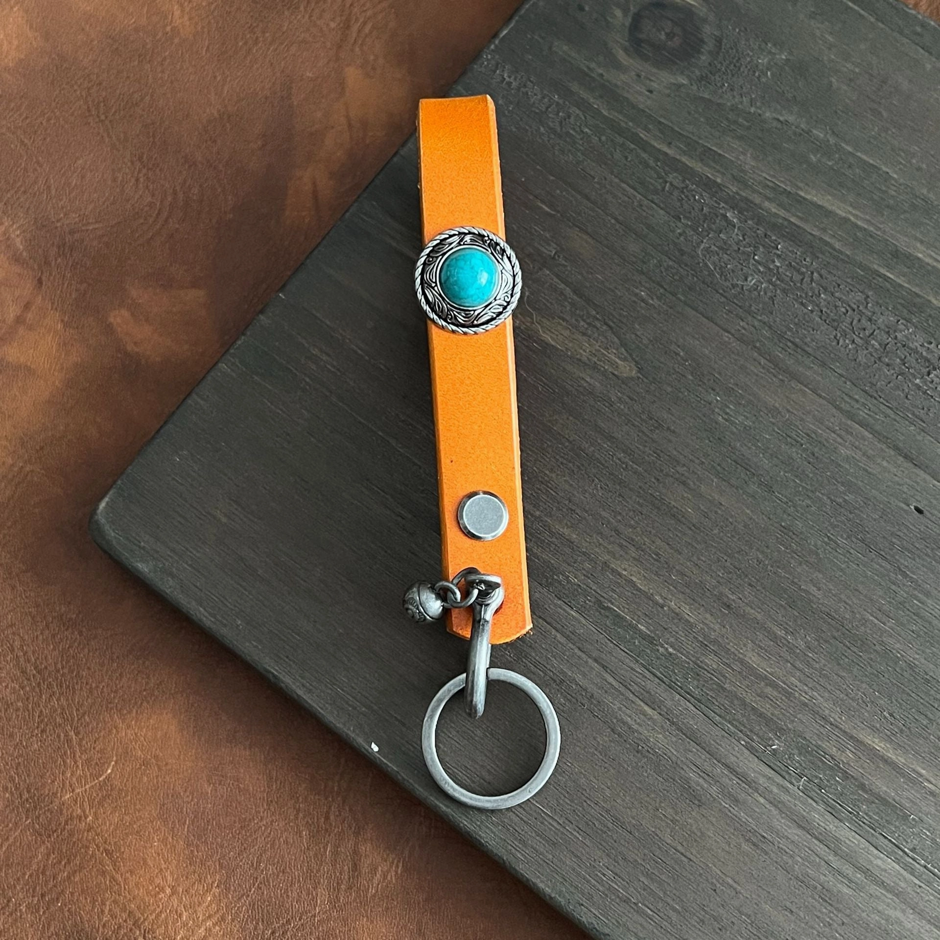 Wholesale Cowhide Genuine Leather Turquoise Keychains